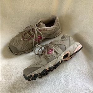 New Balance Women’s Trail Running Hiking Shoes 10.5D